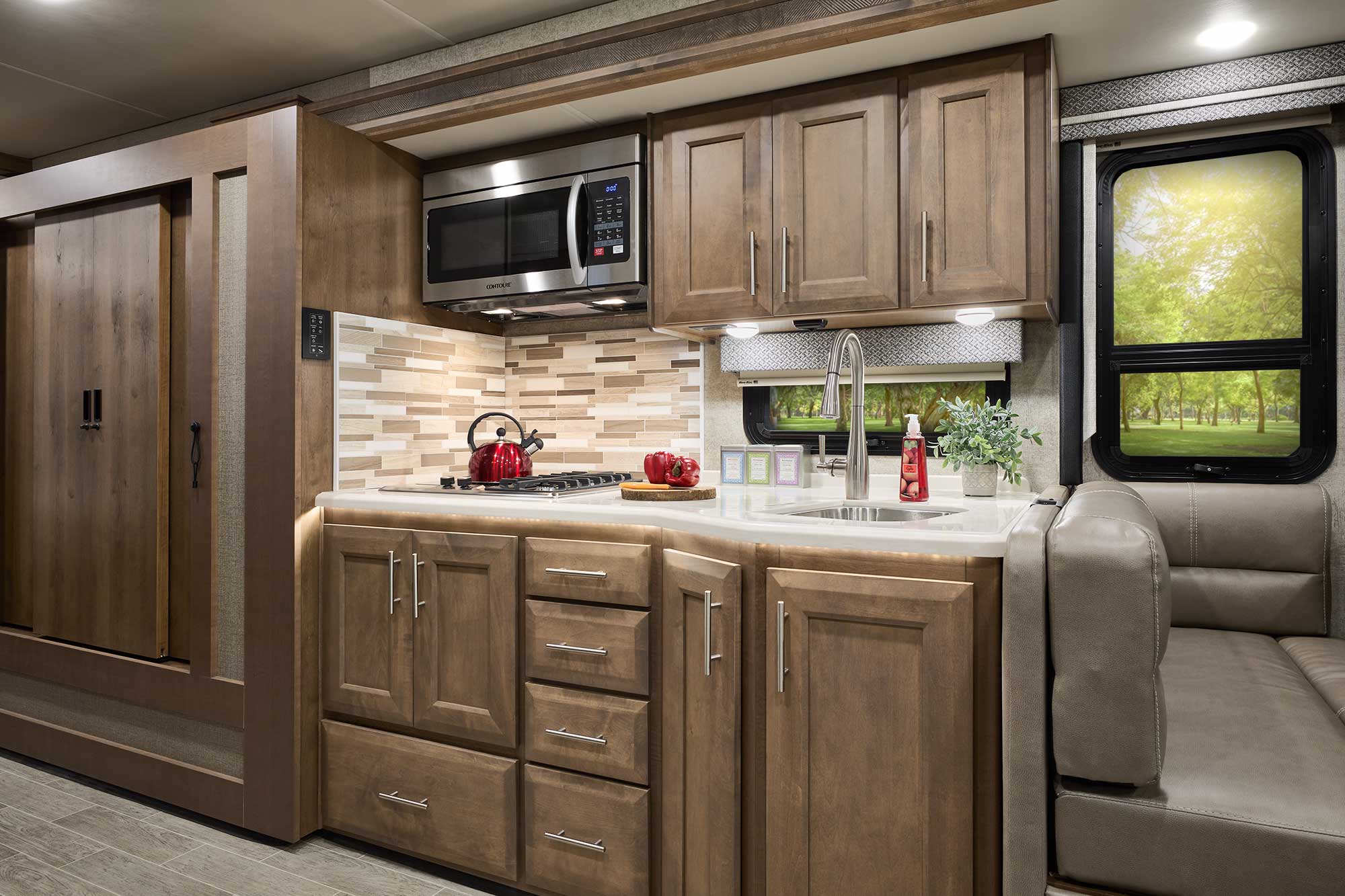 2022 Thor Miramar Class A RV 34.6 Kitchen - Nightcap