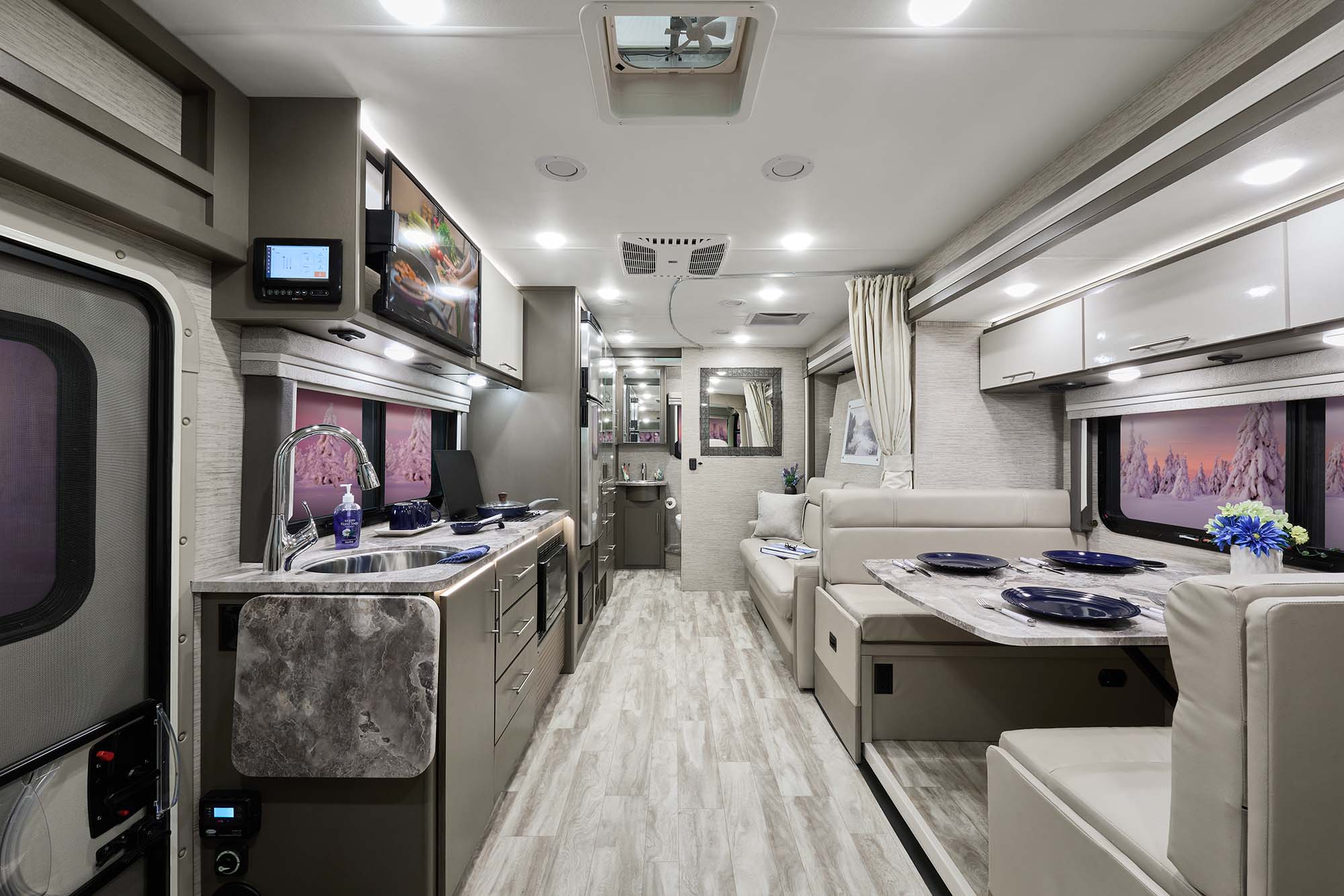 2022 Thor Vegas Class A RV 24.4 Front to Back Pavillion Divine Linen