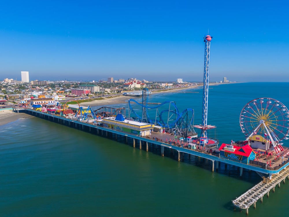 Blog photo Spring Break Destinations RV Edition Photo courtesy: GalvestonTXBeachRentals.com | Galveston, TX Historic Pleasure Pier