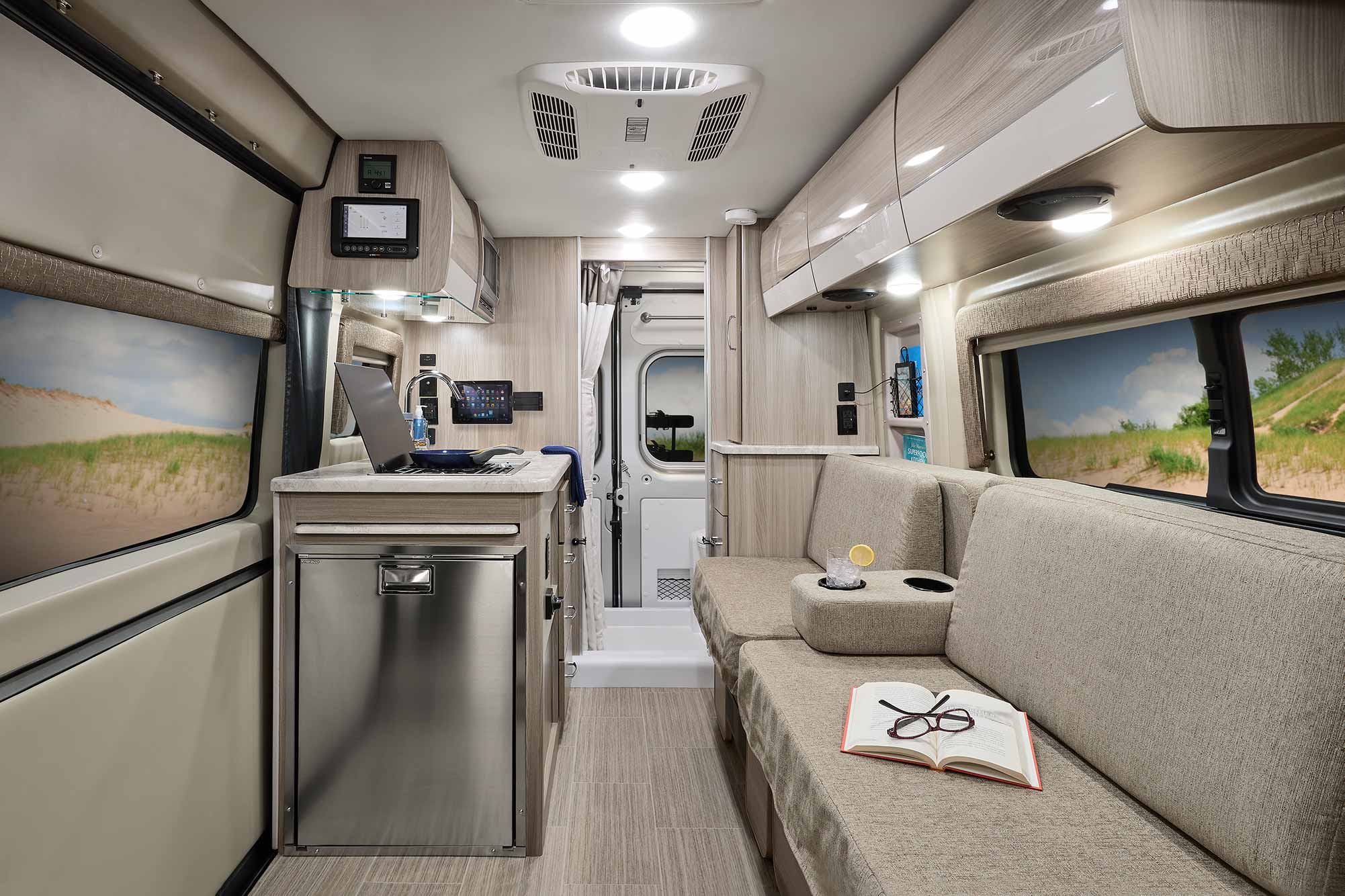 2022 Thor Scope Class B RV 18M Front to Back - Miami Miami Modern Cabinetry