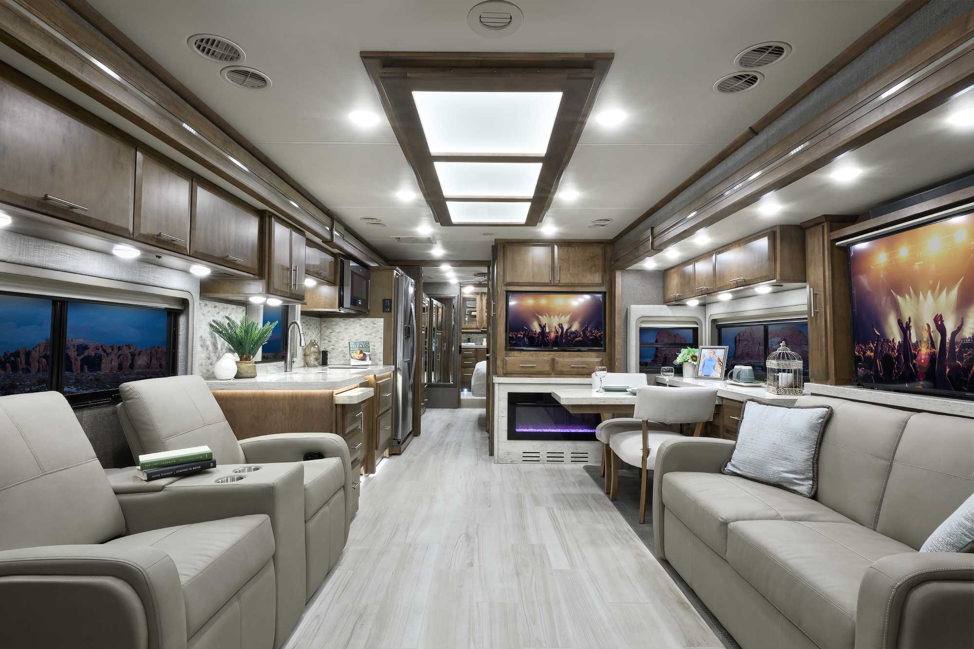 2022 Thor Venetian Class A Diesel Pusher RV R40 Front to Back - Studio Collection™ Moonraker Sanibel Cabinetry