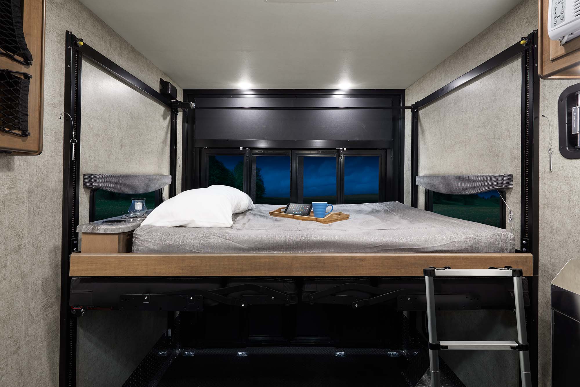 2022 Thor Outlaw Class A Toy Hauler RV 38MB Garage Drop Down Bunk - Street Blues Sanibel Cabinetry