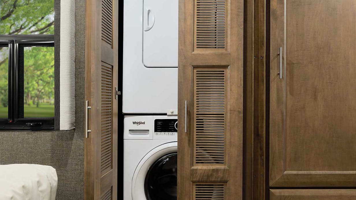 2022 Thor Palazzo Class A Diesel Pusher RV 33.6 Washer and Dryer - Studio Collectionâ„¢ Pantera Sanibel Cabinetry