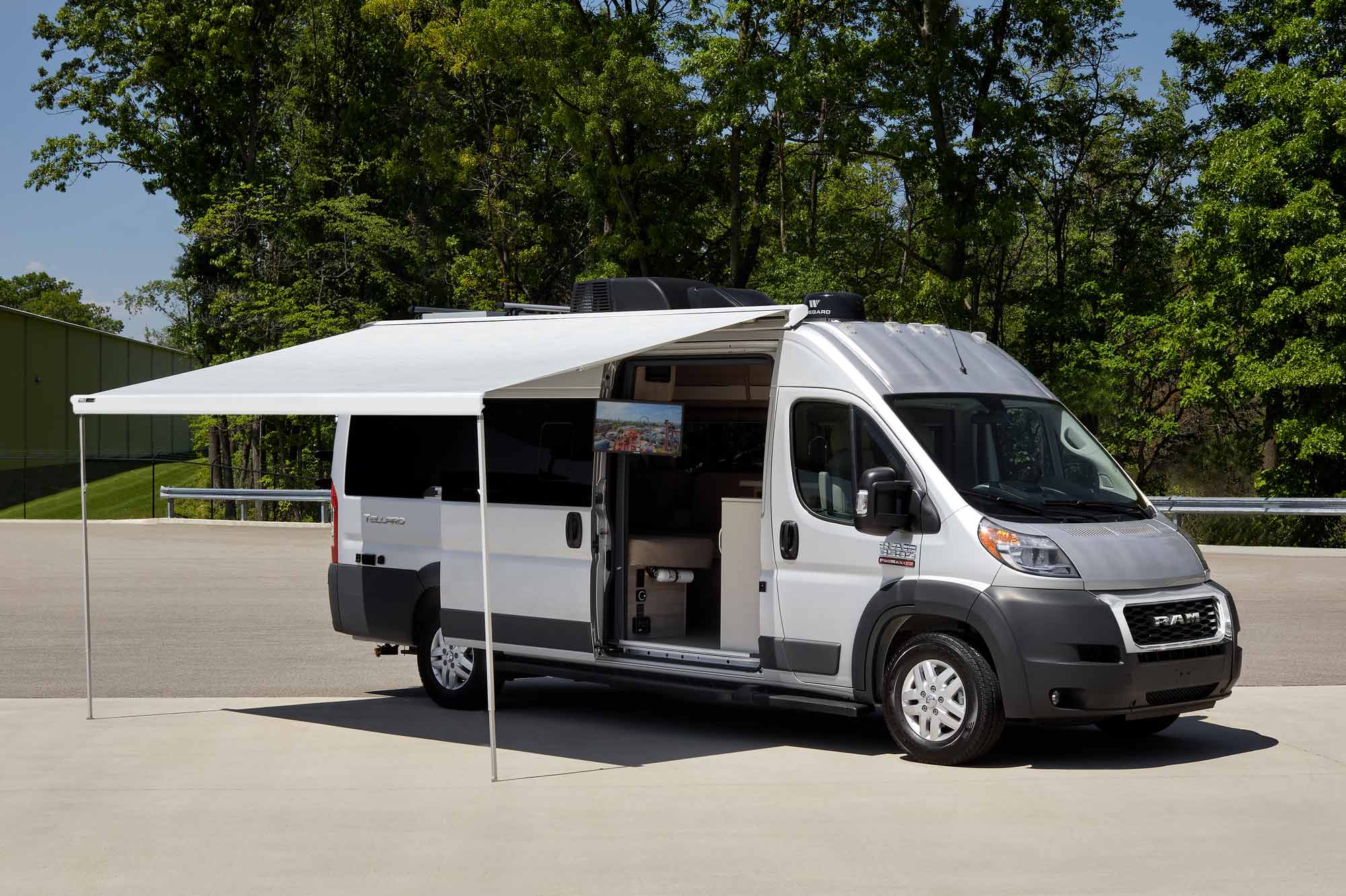 2022 Tellaro Paint Silver Thule Patio Awning