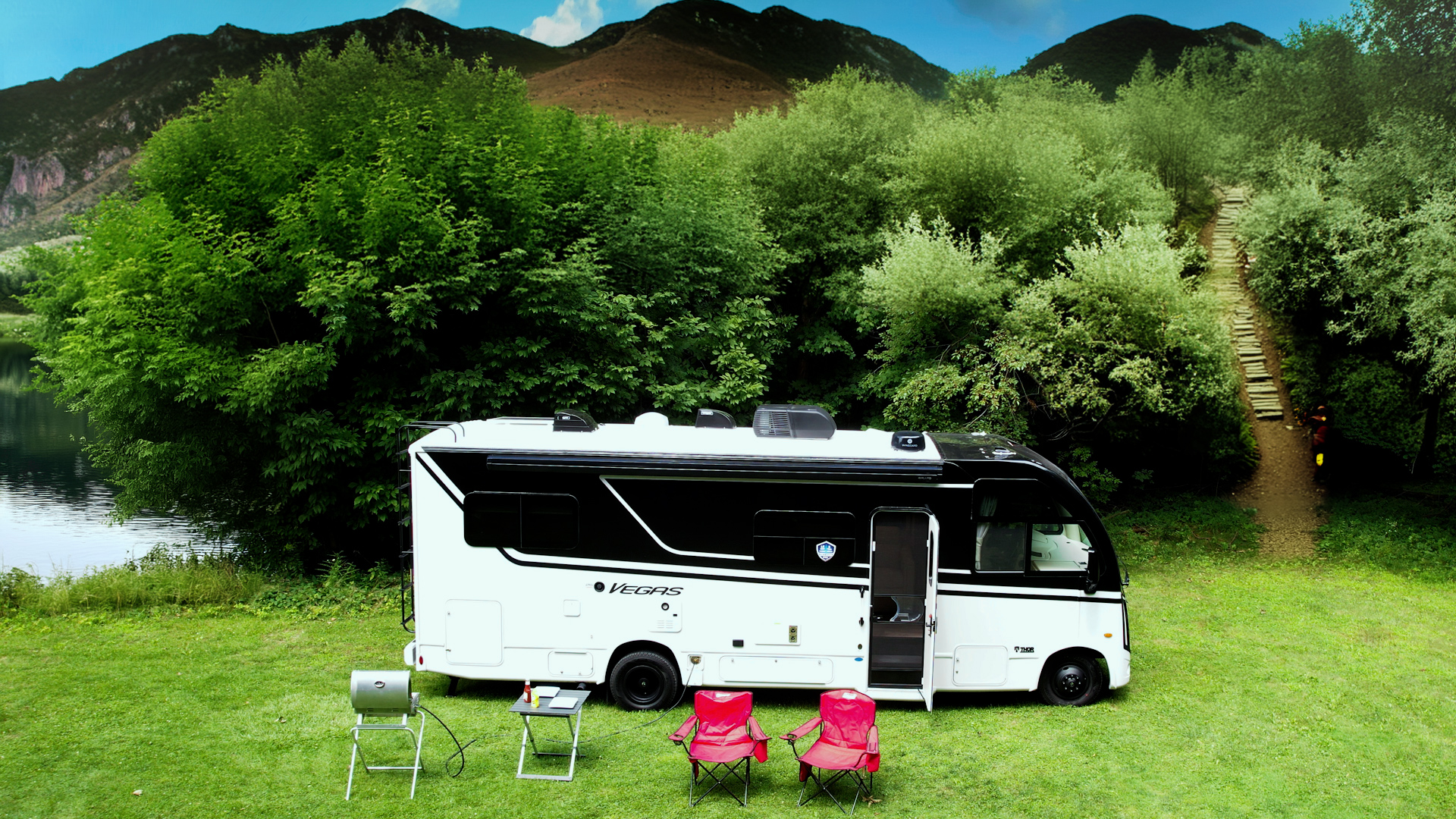 2025 Vegas® 26.2 Exterior