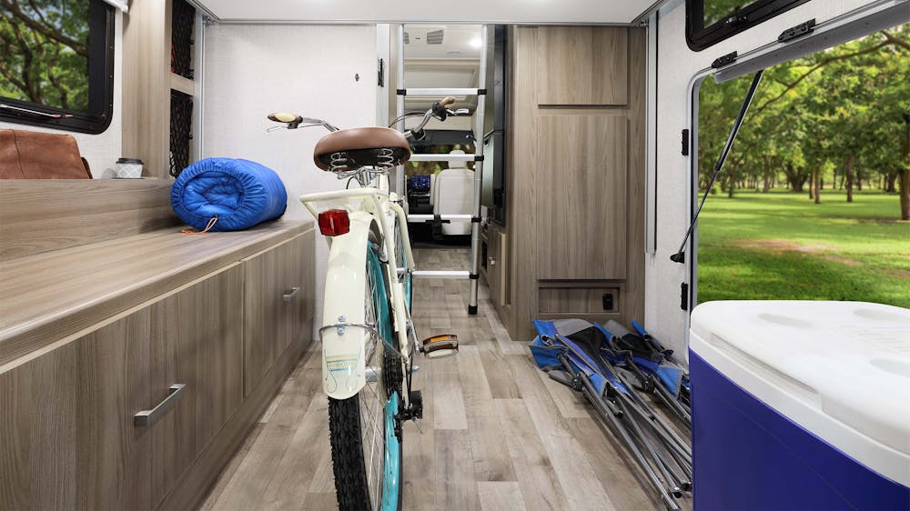 Sea pearl decor with pacific pearl cabinetry in Gemini TRIP