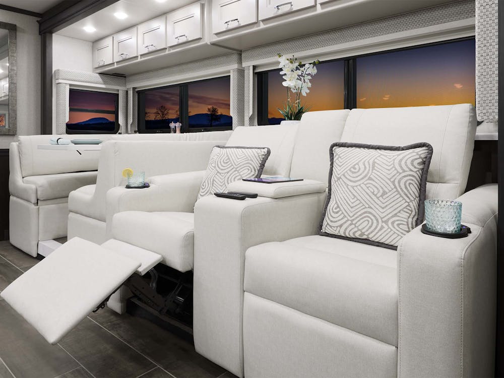 2025 Aria 3702 Naples with Ashville Cabinetry Theater Seats