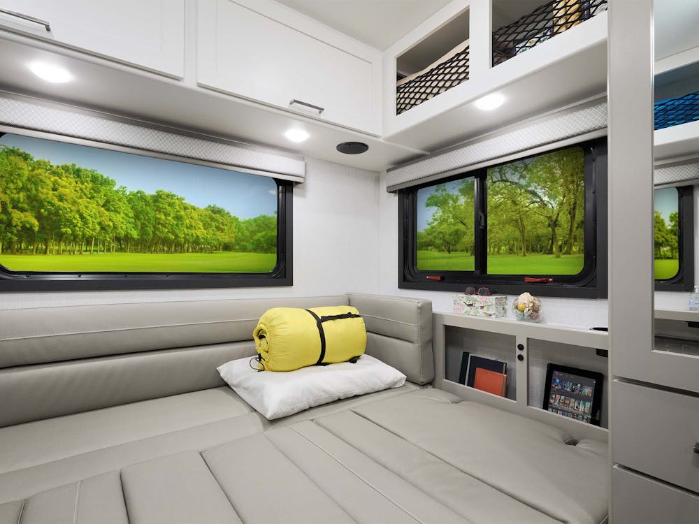 2026 Chateau 19Z Silk Haze Cali Collection Conversion Bed