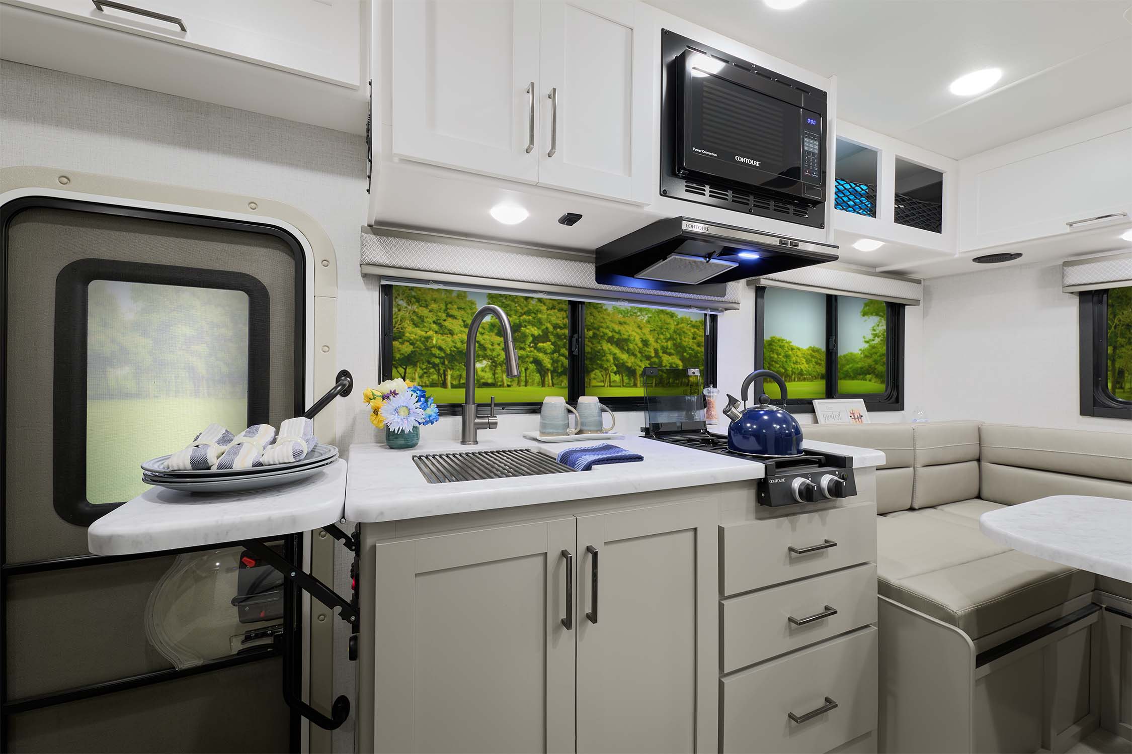 2026 Chateau 19Z Silk Haze Cali Collection Kitchen