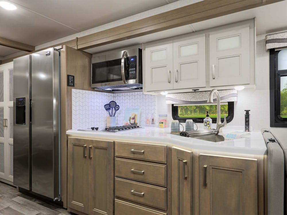 2026 Pasadena 34XG Notting Hill 2 Chalet Collection Kitchen