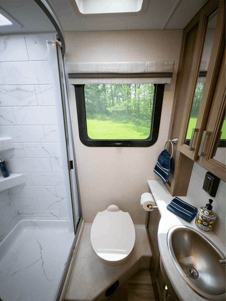 2026 Vegas 26.2 Seapearl Napa Collection Bathroom