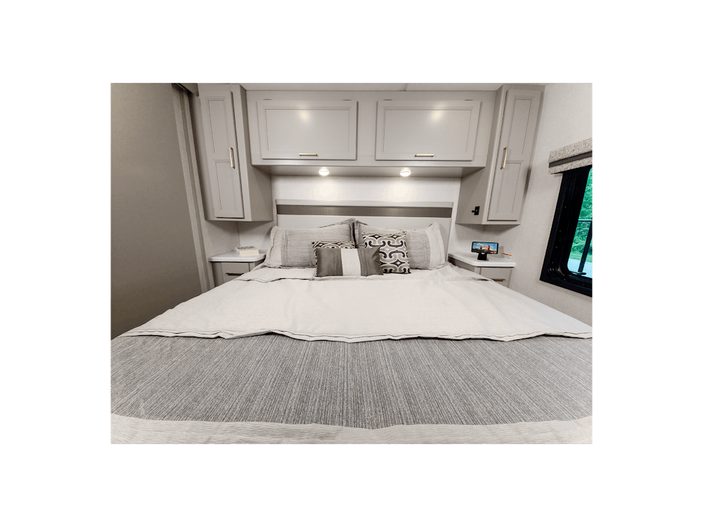 2026 Windsport 29L Meda Granite Cali Collection Bedroom
