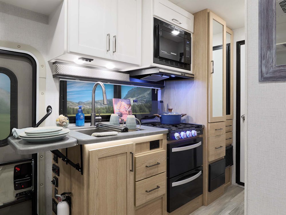 2026 Outlaw Class C 29J Carbon Steel Hampton Collection Kitchen