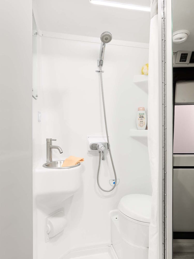 2026 Sequence 20U Premium Coastal Cream Mid Bath