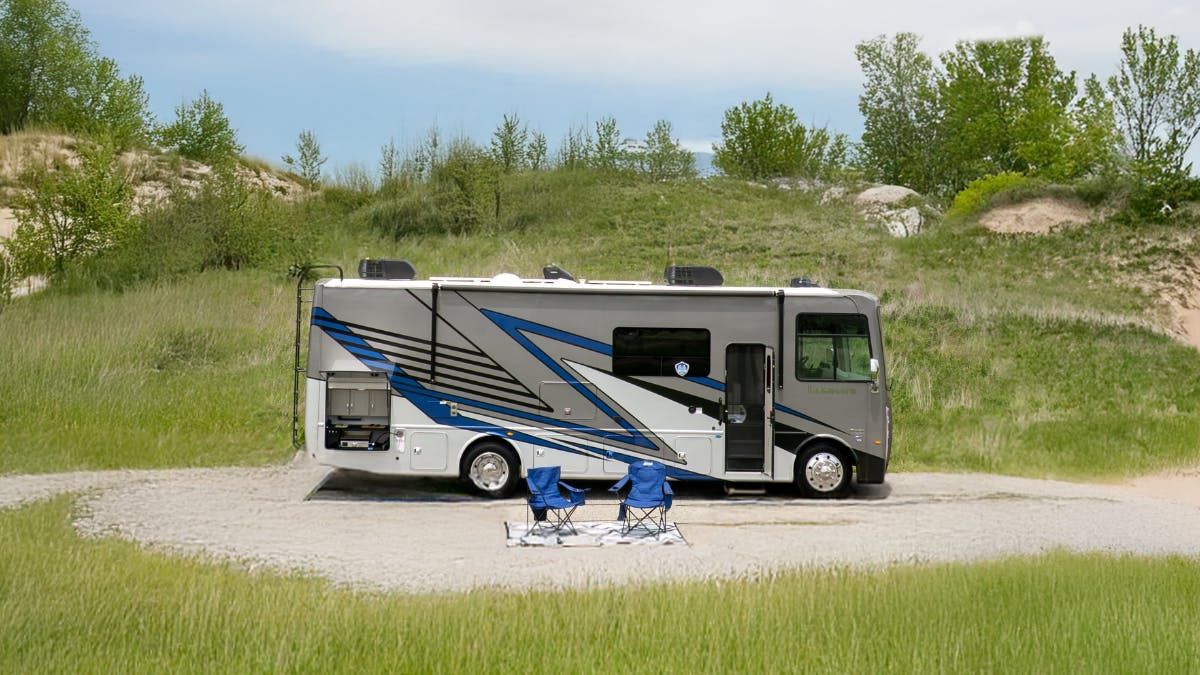 2026 Luminate MM30 Exterior