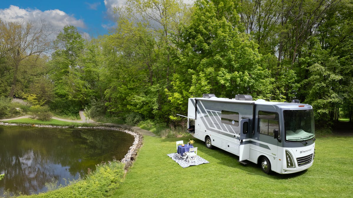 2026 Windsport 29L Blue Rapids Partial Exterior