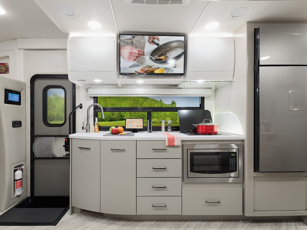 2026 Tiburon 24FB Sunlit Silver2 Cali Collection Kitchen