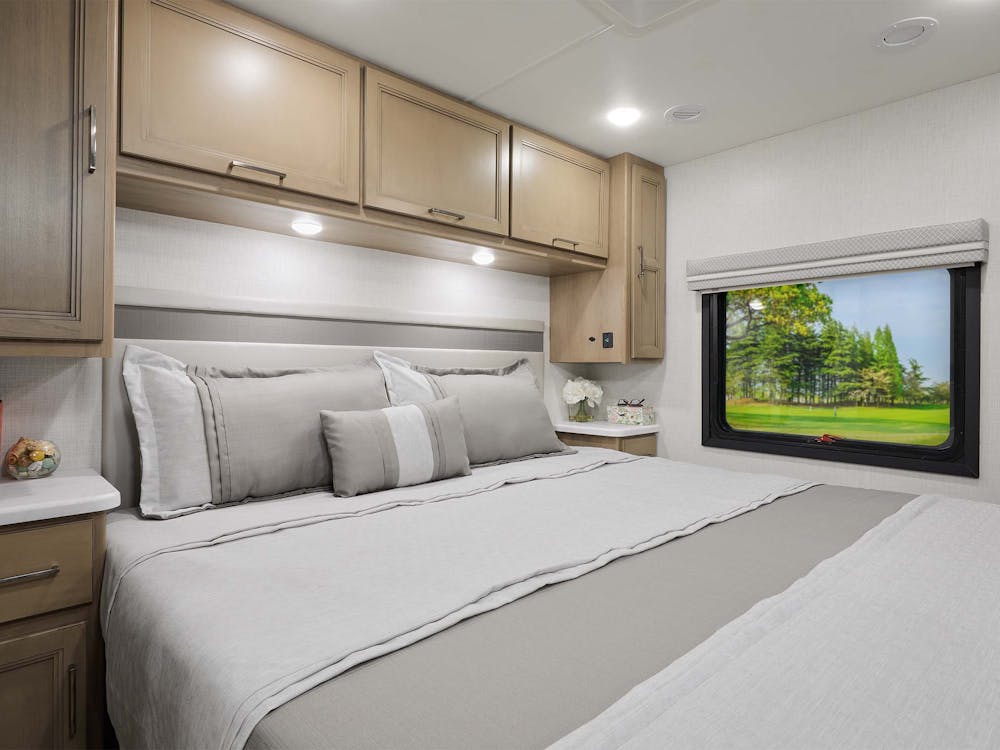 2026 Windsport 29L Silk Haze 2 Retreat Collection Bed