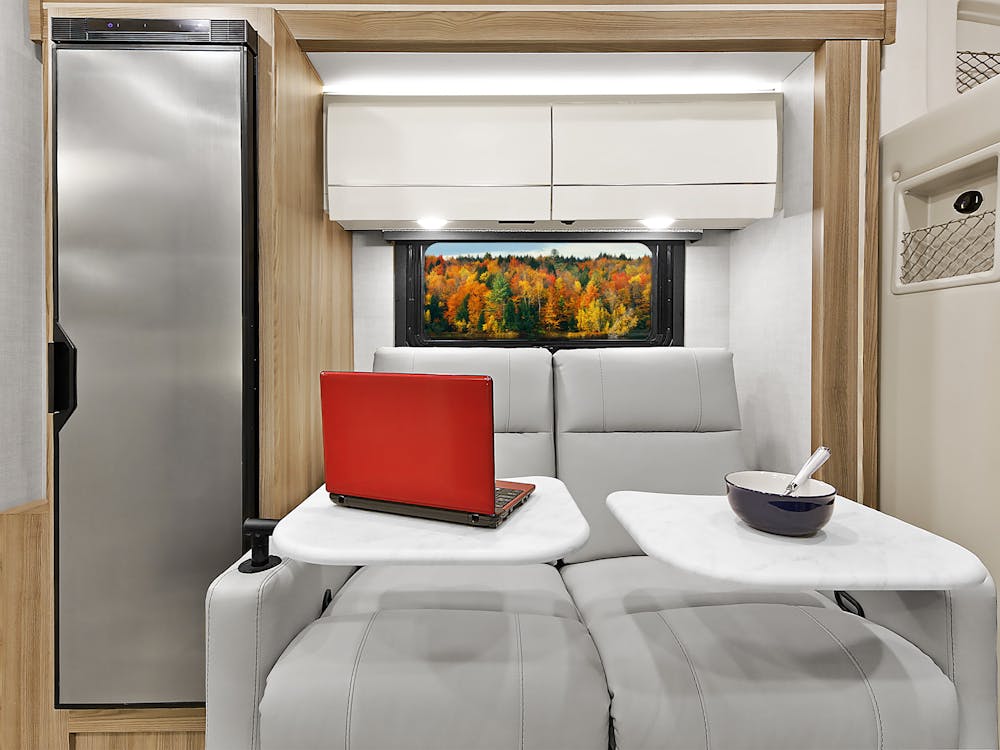 2026 Delano 24XL Crestview Snow Leopard II Modern Mocha Theater Seats