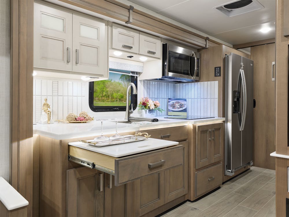 2026 Pasadena SV 38FX Sapphire Desert Chalet Kitchen