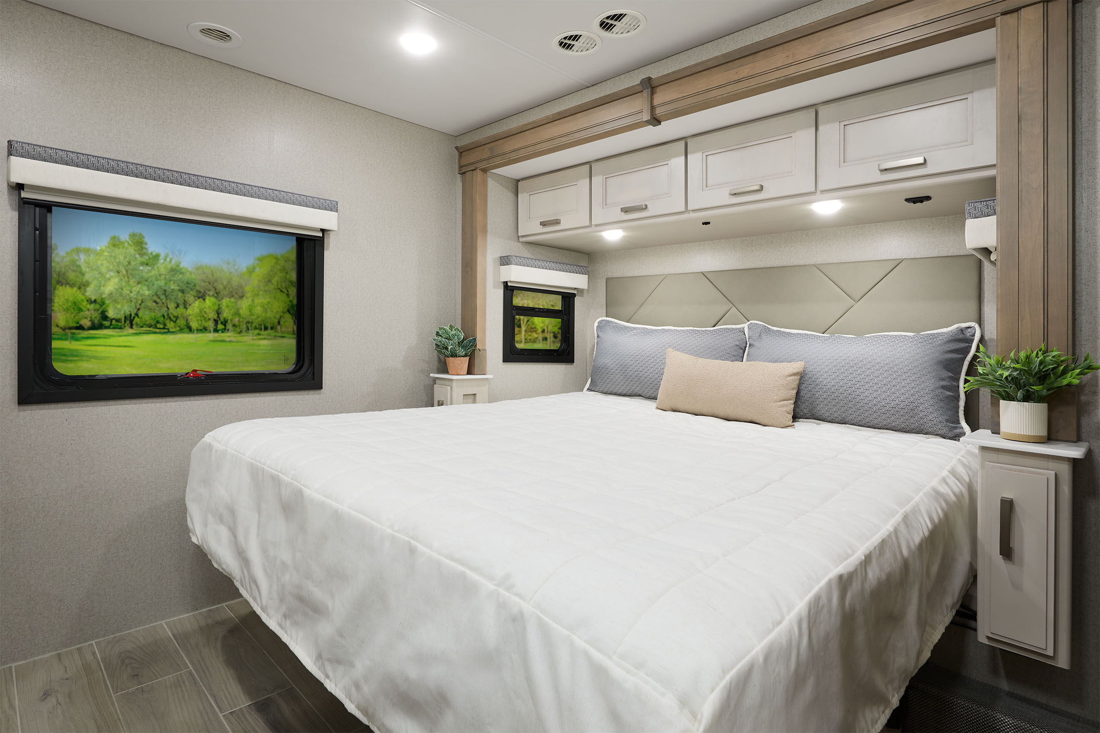 2026 Pasadena SV 38FX Sapphire Desert Chalet Bedroom