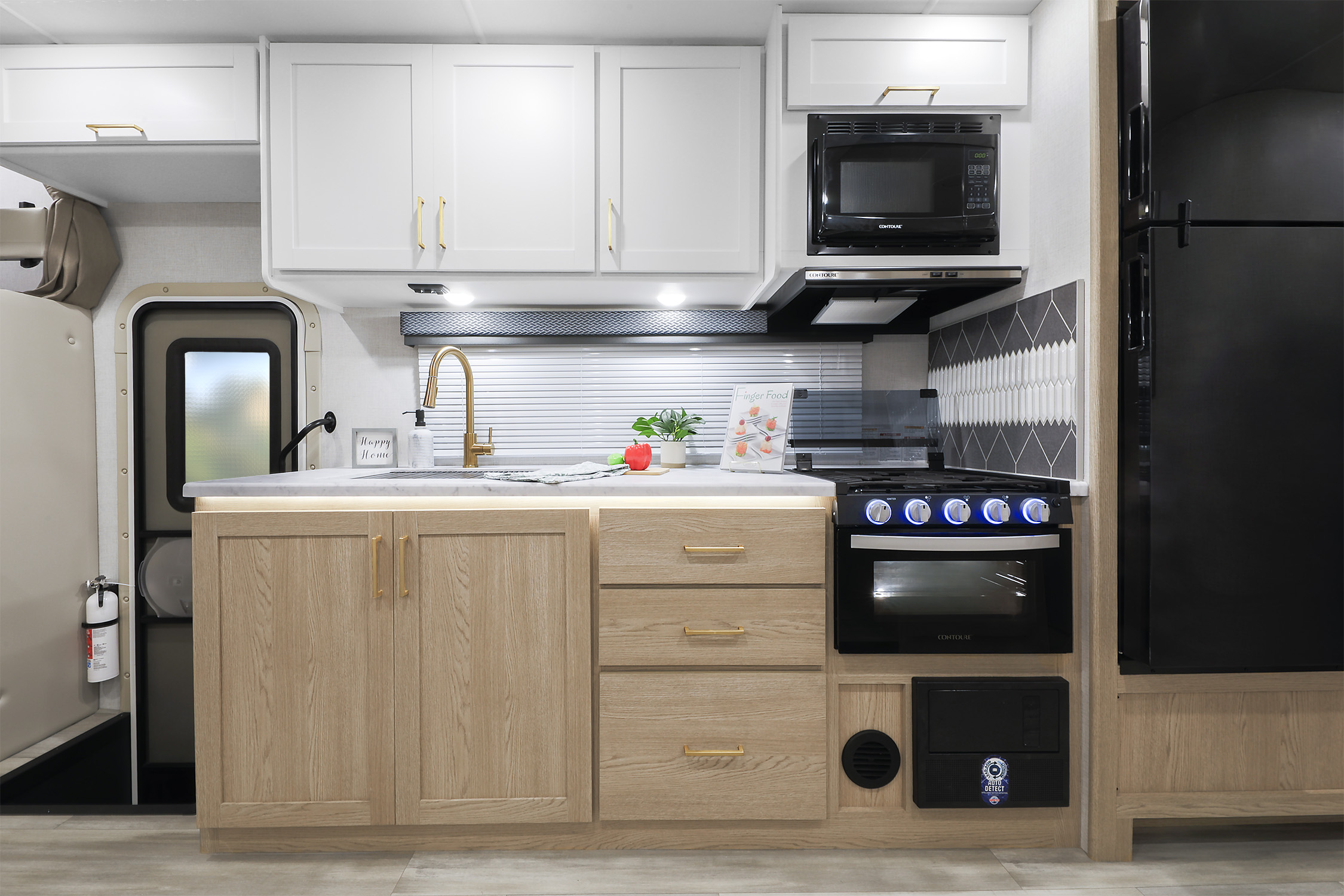 2026 Four Winds 31H Nantucket Blue II & Hampton Kitchen