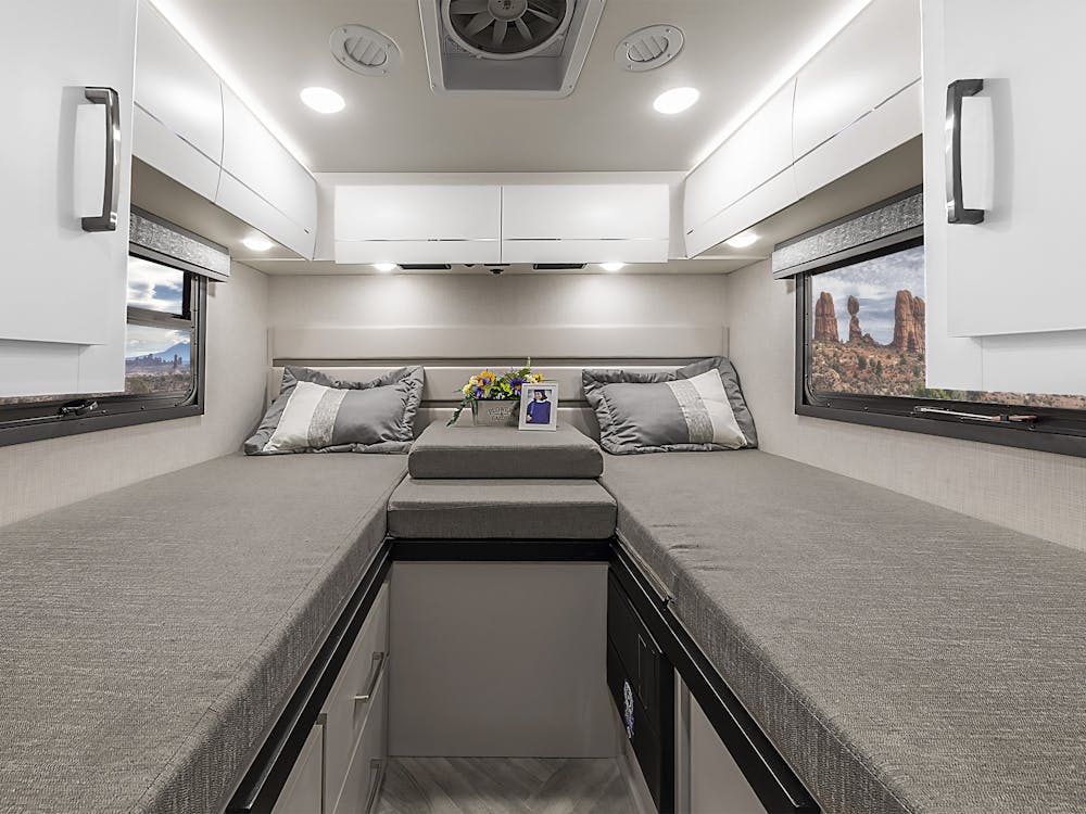 2026 Tiburon 24XL Sunlit Silver & Cali Collection Bedroom