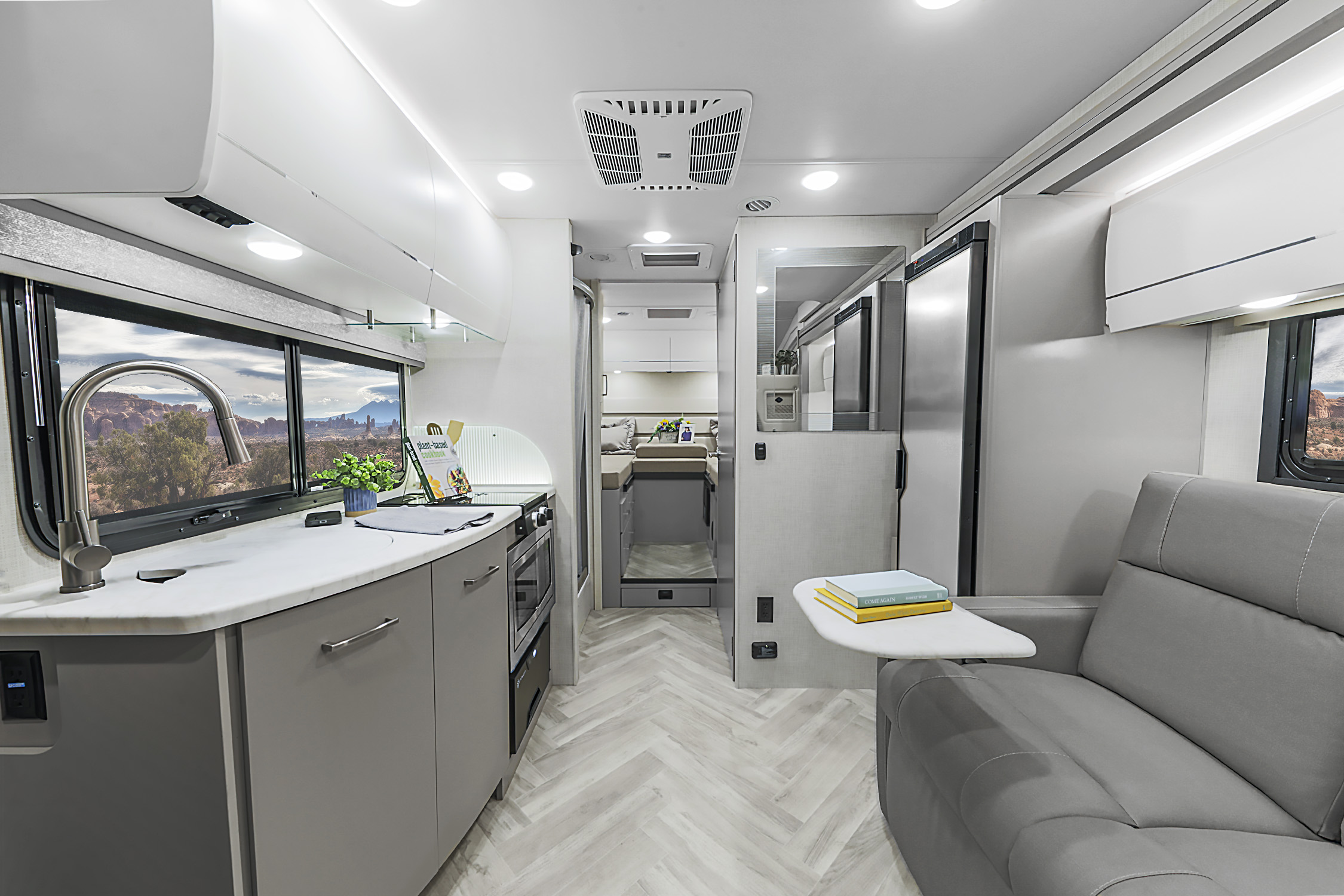 2026 Tiburon 24XL Sunlit Silver & Cali Collection Front to back