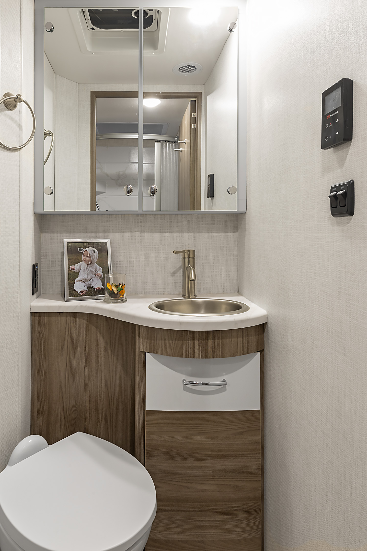 2026 Delano 24RW Snow Leopard II & Modern Mocha Bath