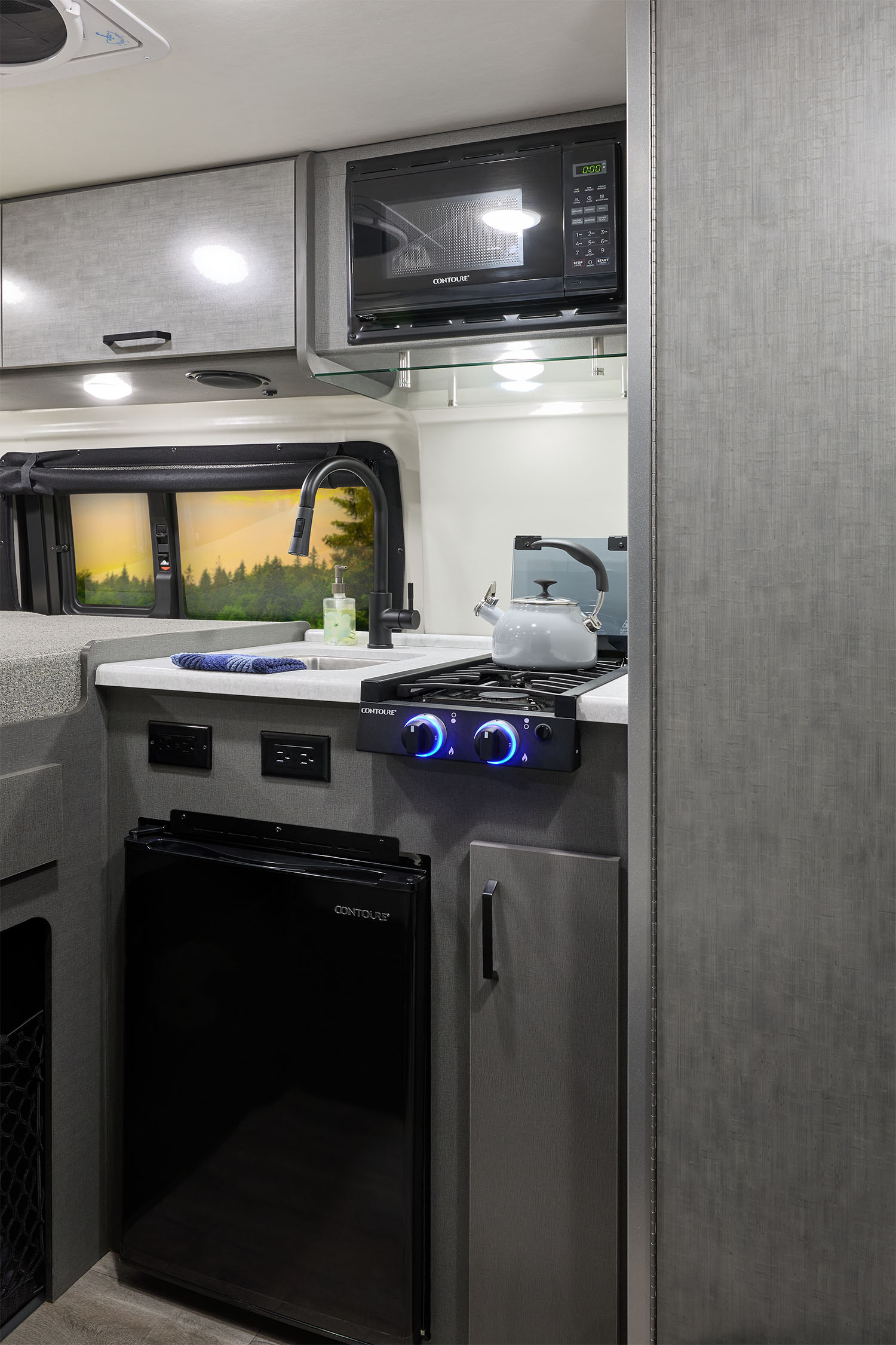 2026 Rize Sport 18ZS Charcoal Fusion Kitchen