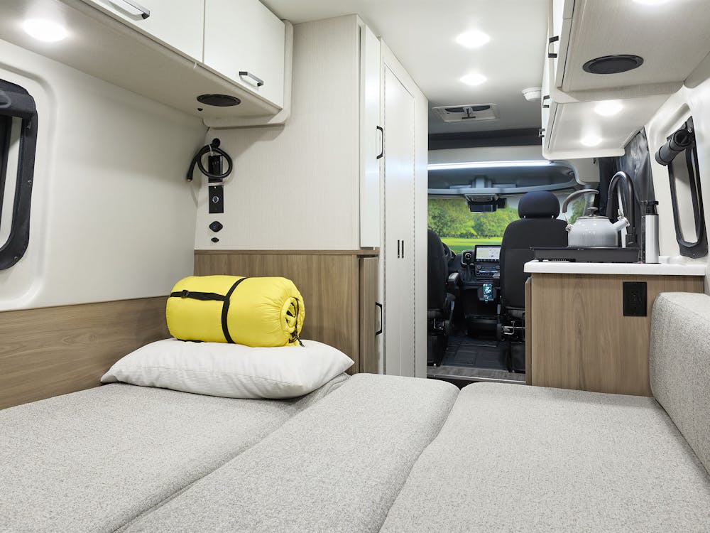 2026 Sequence Sport 20US Alpine White Bed Conversion