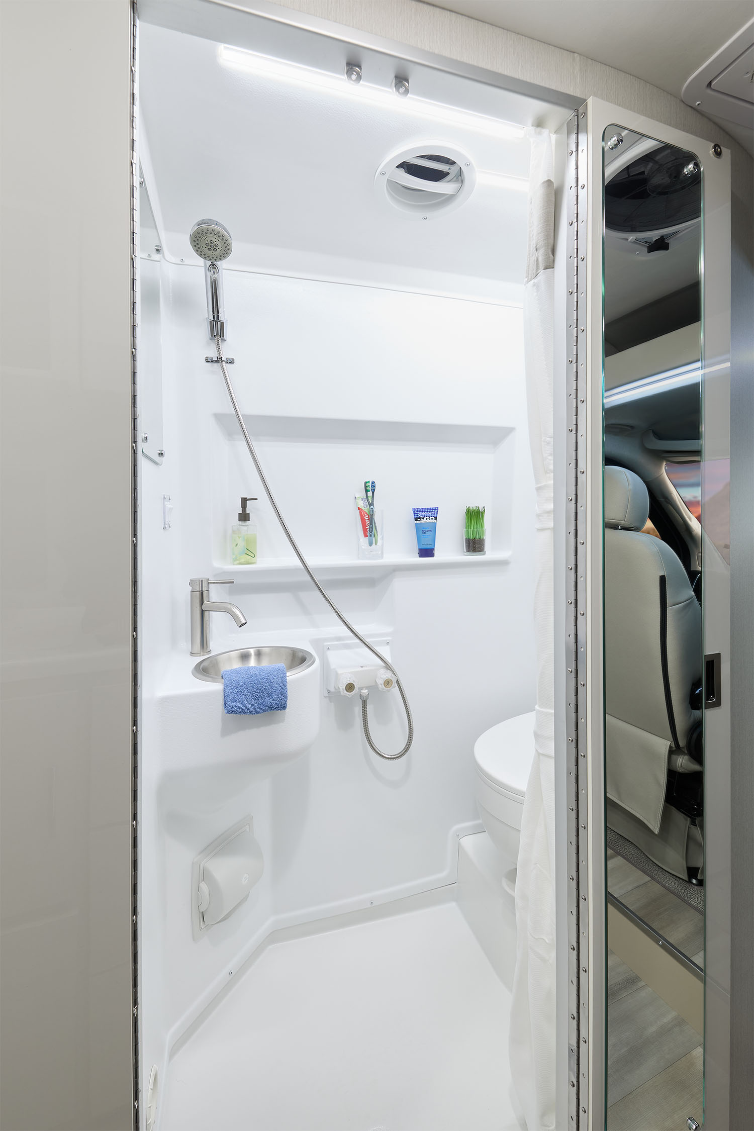 2026 Tellaro 20Y Modern White Bath