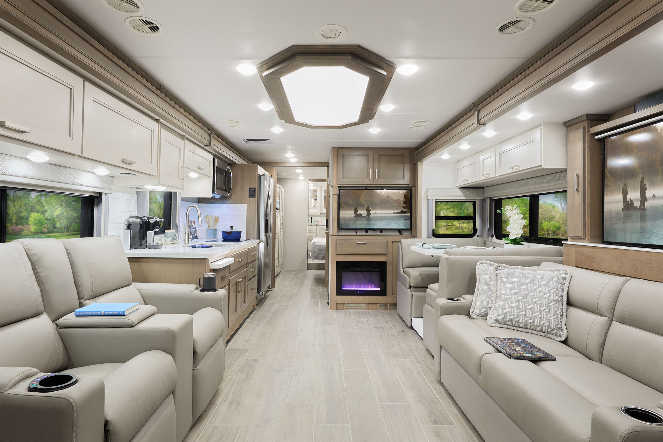 2026 Aria 3901 Modavi4 with Chalet Collection Front to Back