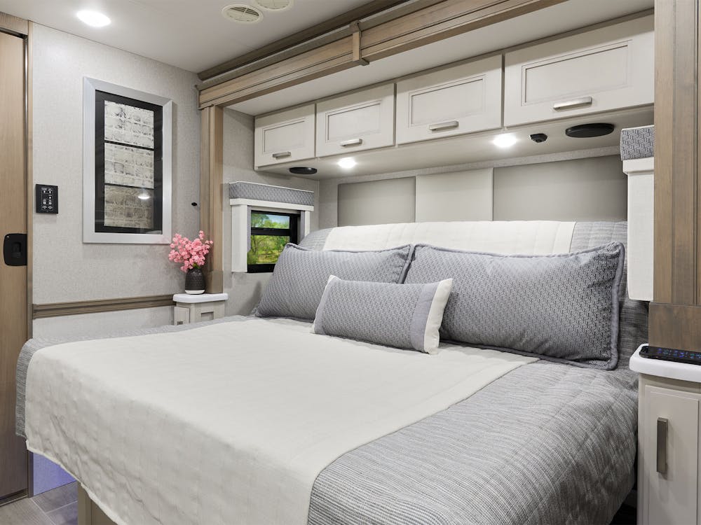 2026 Aria 3901 Modavi4 with Chalet Collection Tilt-a-View Bed