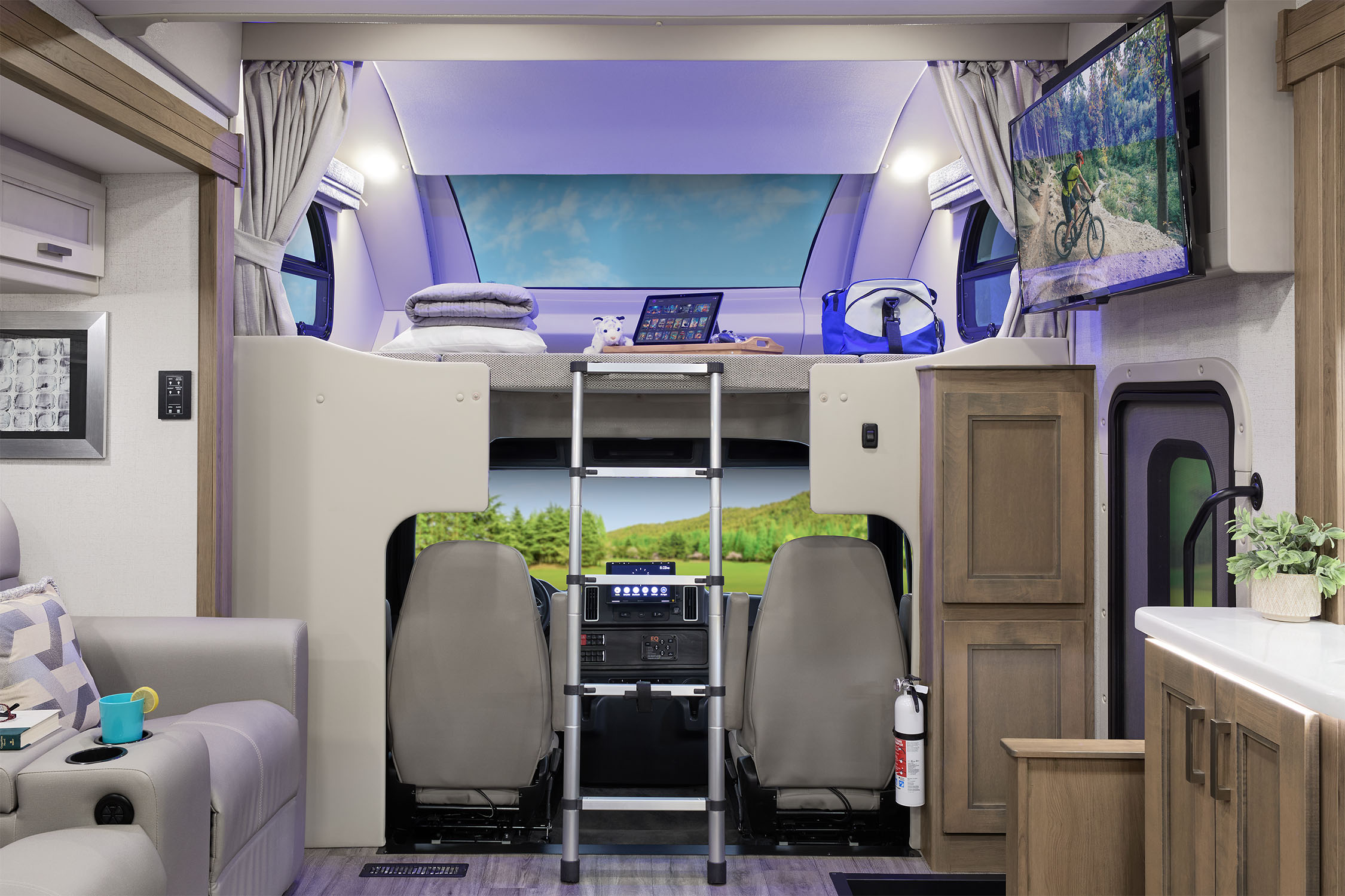 2026 Inception 38XL North Island 2 Chalet Collection Overhead Bunk