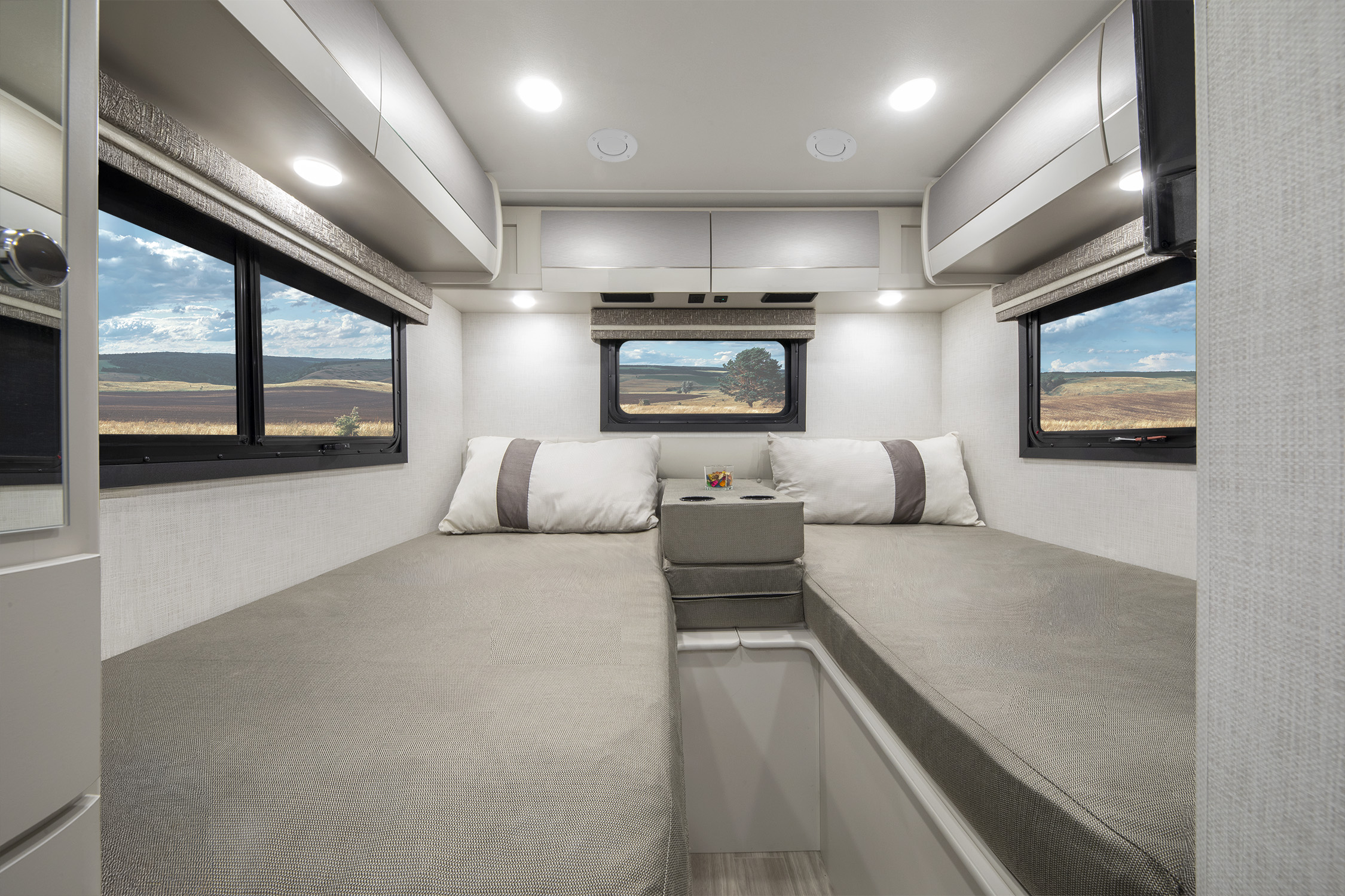 2026 Axis 26.2 Mica & Coastal Cream Bedroom