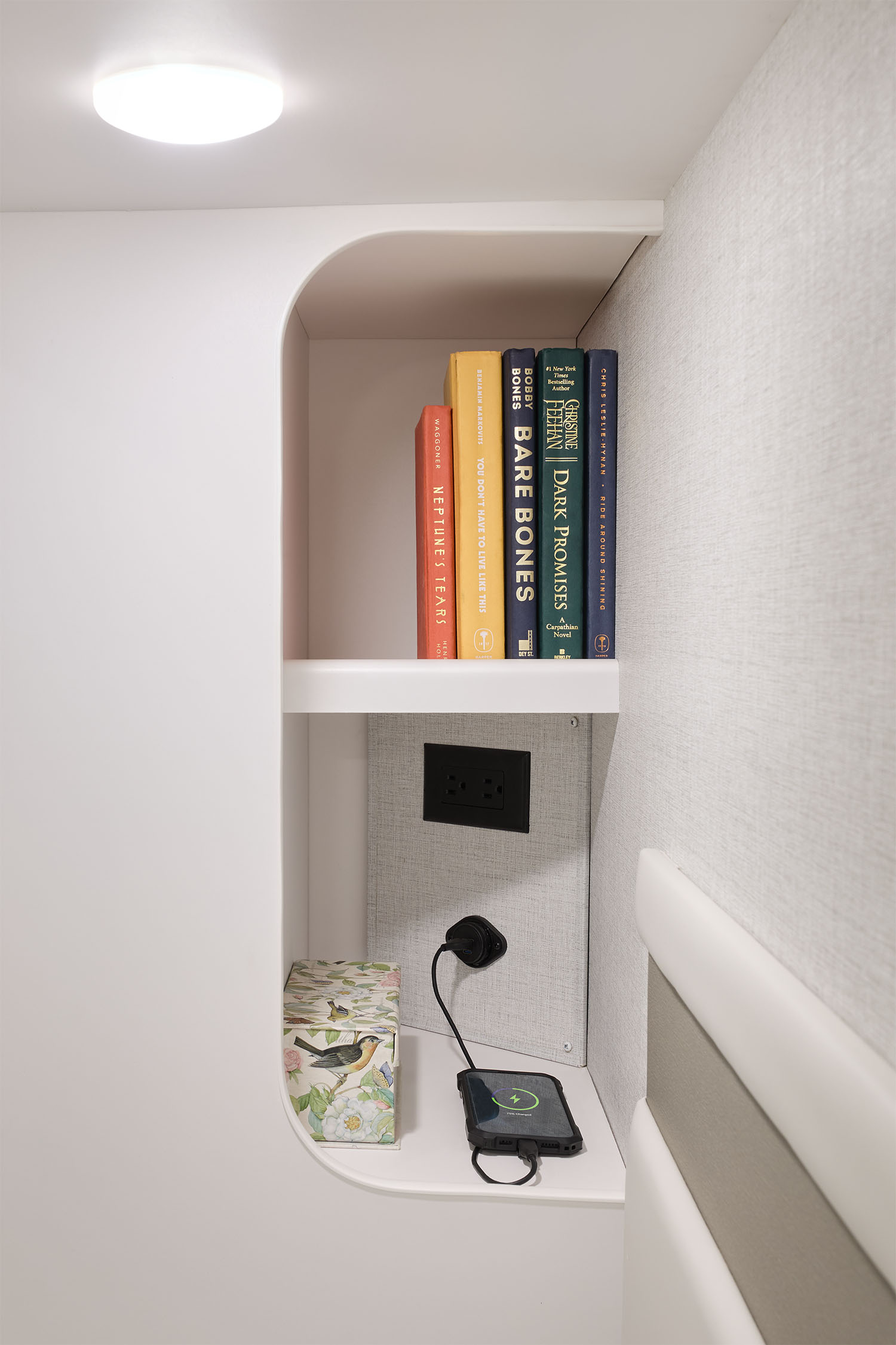 2026 Chateau 31H Snow Leopard Hampton Collection Bedroom Nook