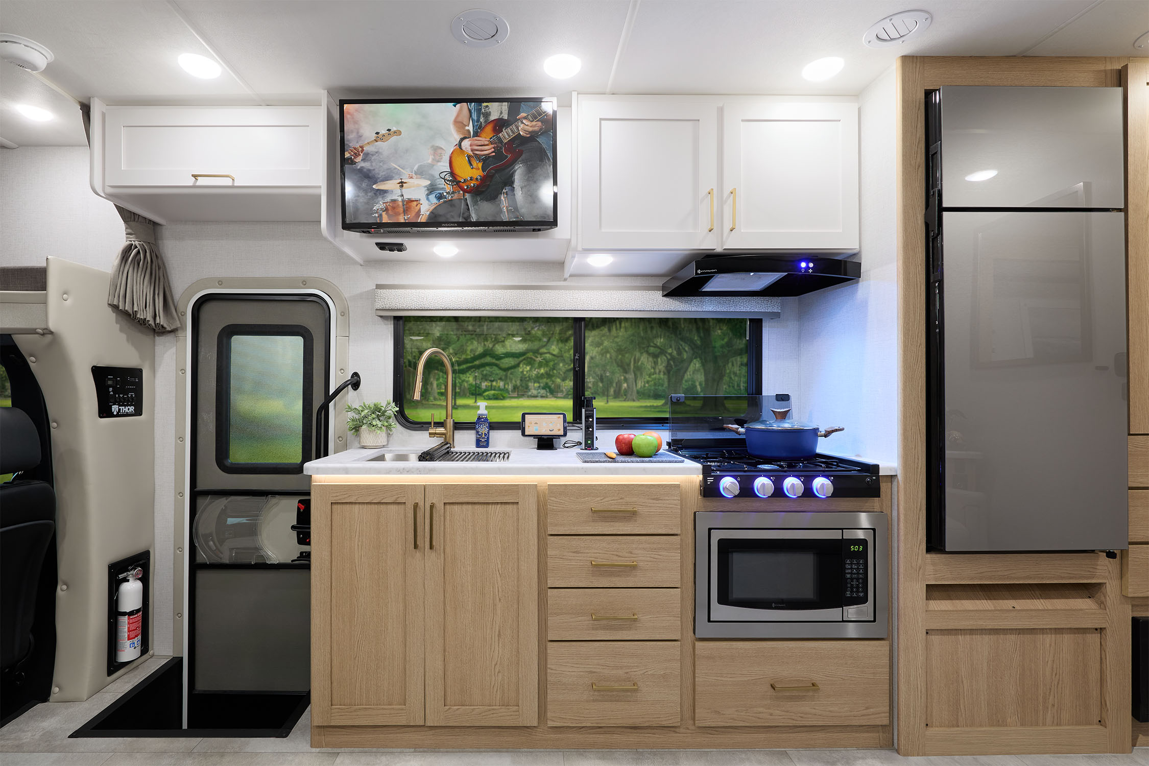 2026 Chateau Sprinter 24LT Snow Leopard Hampton Collection Kitchen