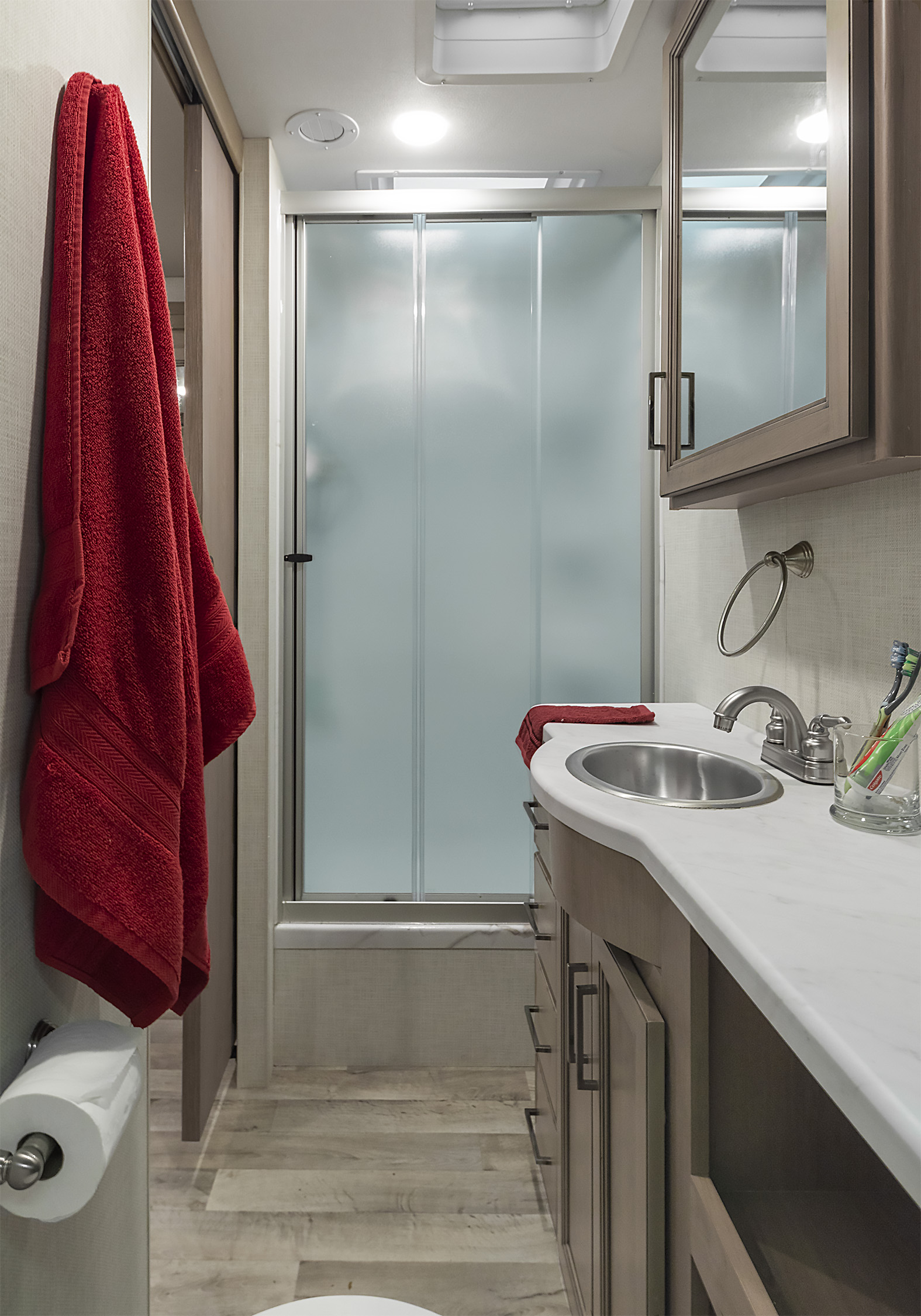 2026 Hurricane 36H Nantucket Blue 2 & Retreat Bath