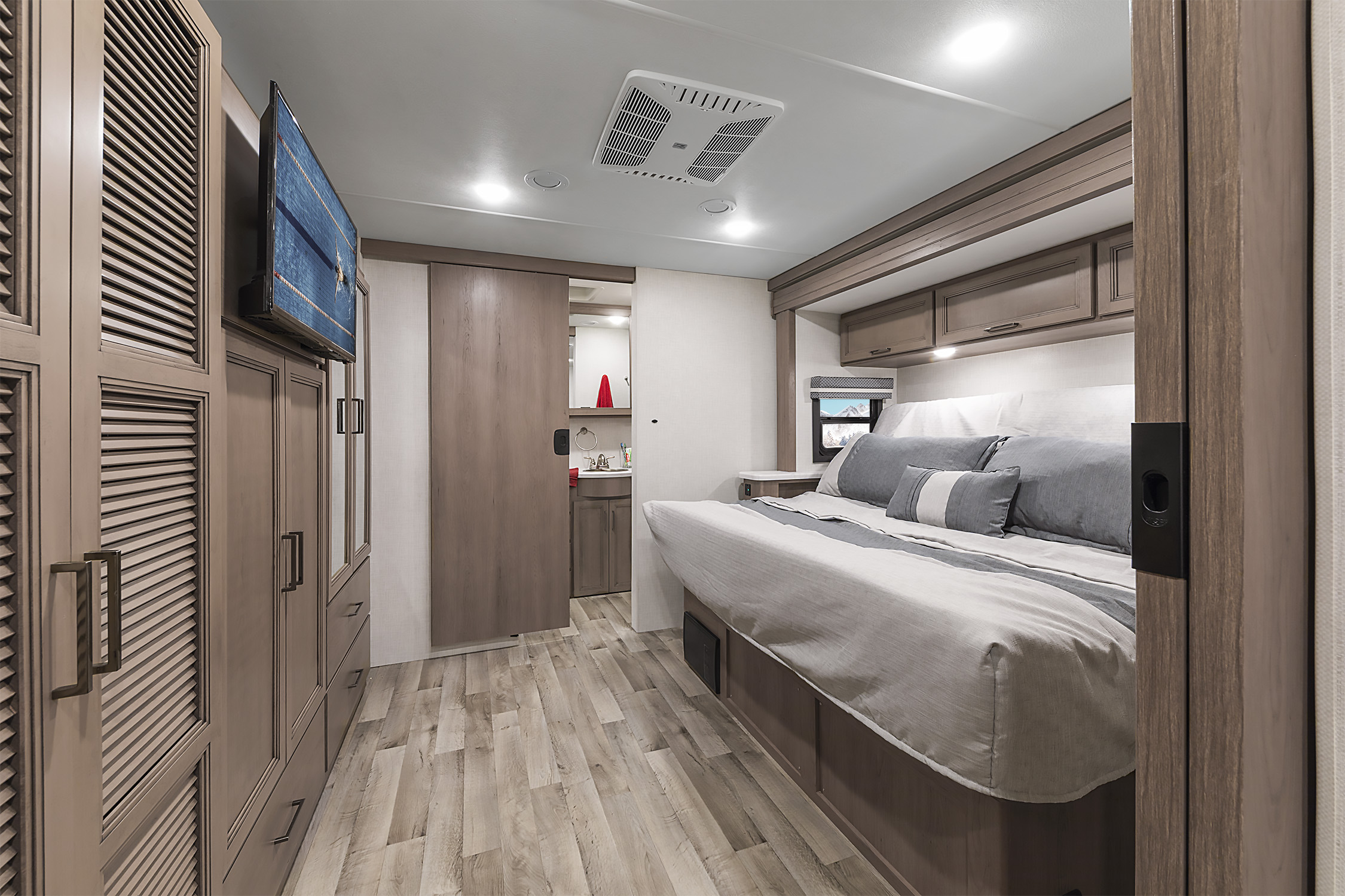 2026 Hurricane 36H Nantucket Blue 2 & Retreat Bedroom