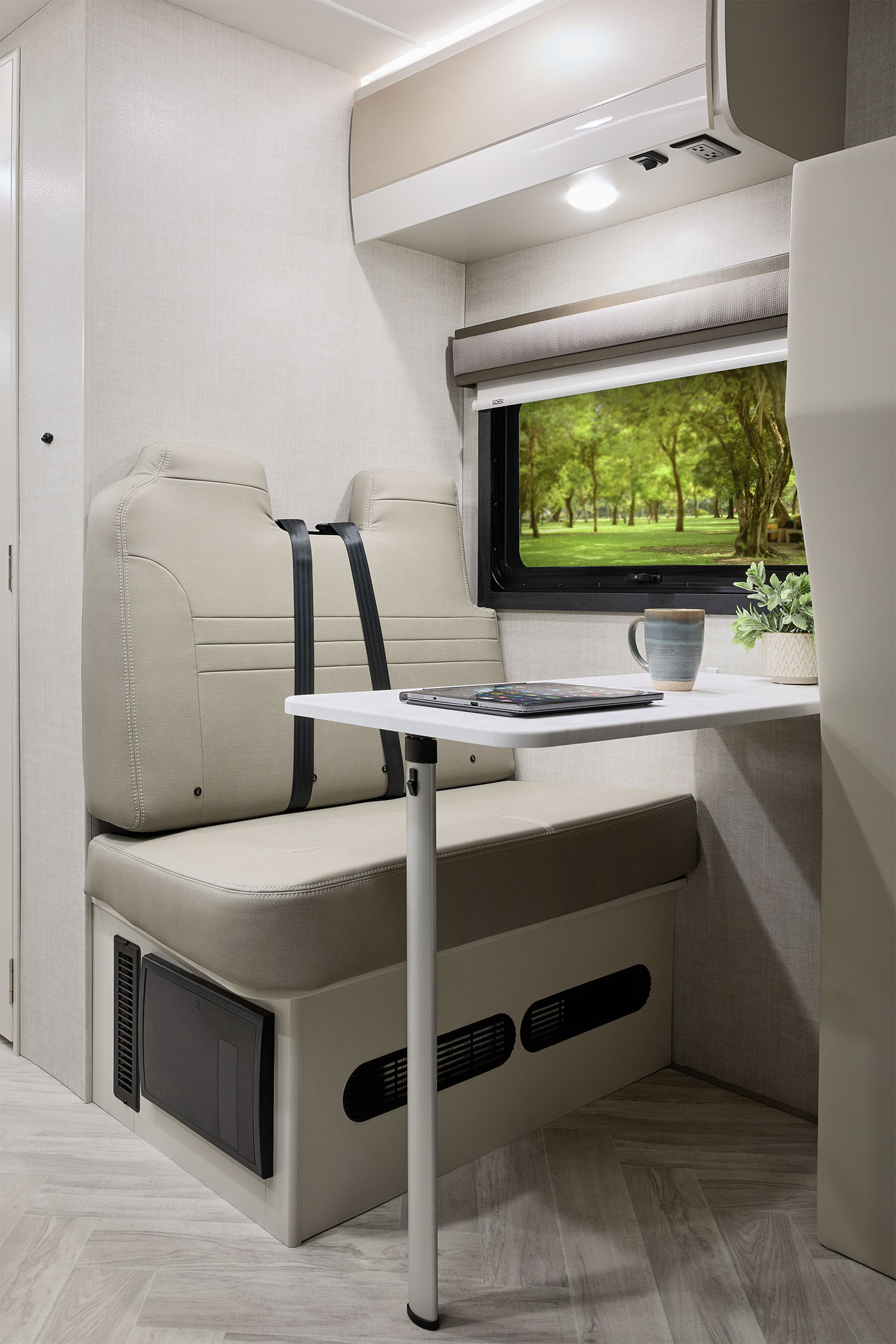 2026 Gemini Trip 22MT Freshwater Pearl & Coastal Cream Jump Seat and Dinette