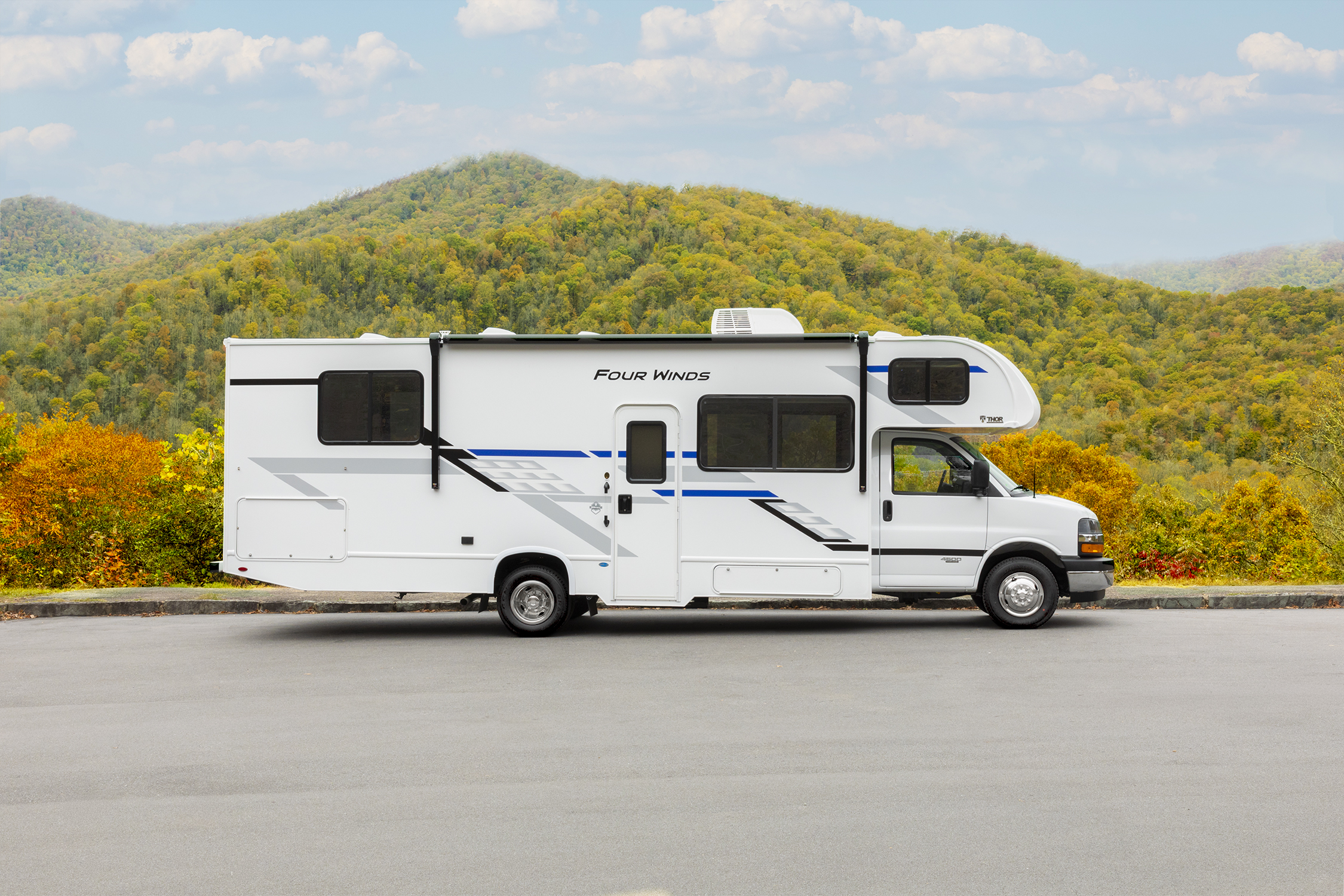 2026 Four Winds 28G Standard Graphics Overlook