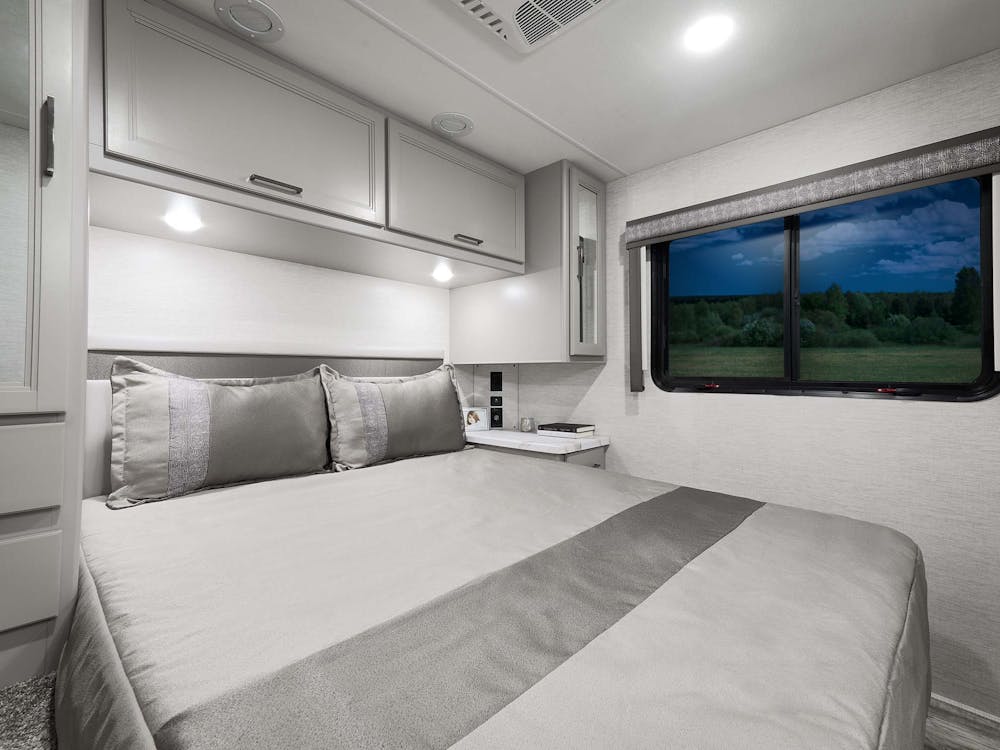 2024 Chateau 31MV Aspen Gray Coastline Grey bedroom