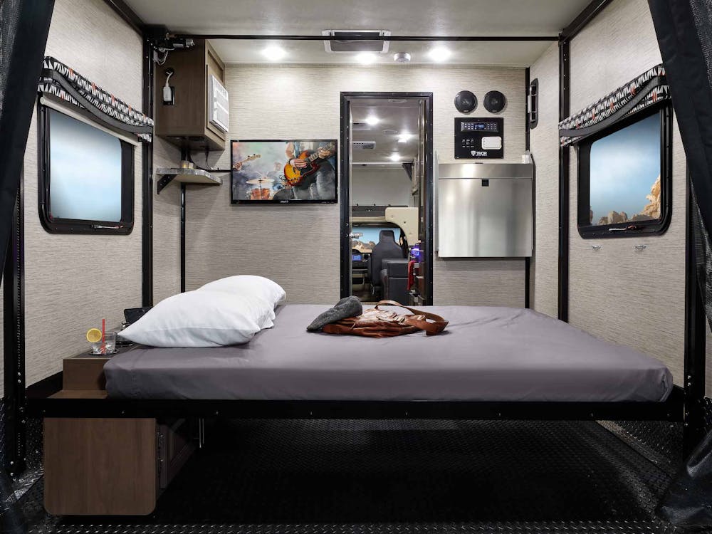 2022 Thor Outlaw Class C Toy Hauler RV 29J Drop Down Queen Bed Bunk - Road House Carolina Cherry Cabinetry