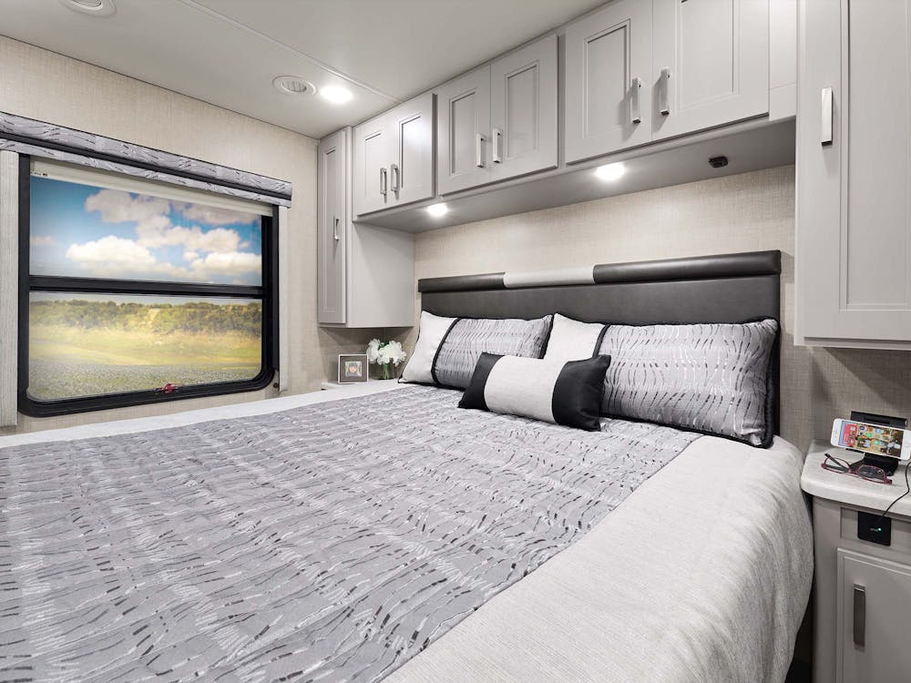 2023 Thor Miramar Class A RV 35.2 Tilt-A-View Bed Moonstone Shell Gray Cabinetry