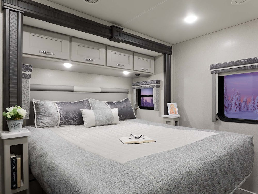 Inception® - Thor Motor Coach